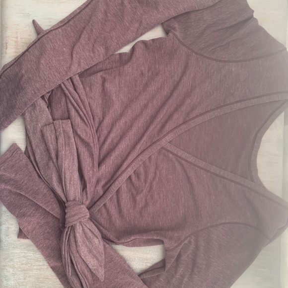 SOLD // Lululemon Tied To It Wrap - Picture 4 of 5